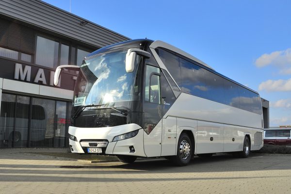 P_Busz_Expressz_NEOPLAN_Tourliner_atadas-04