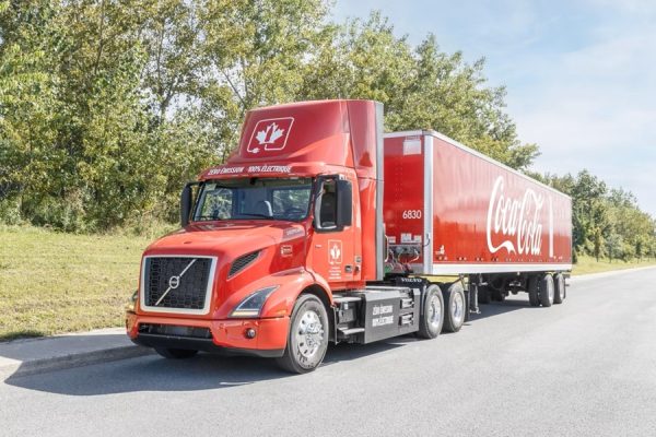 volvo-trucks-coke-canada-vnr-electric