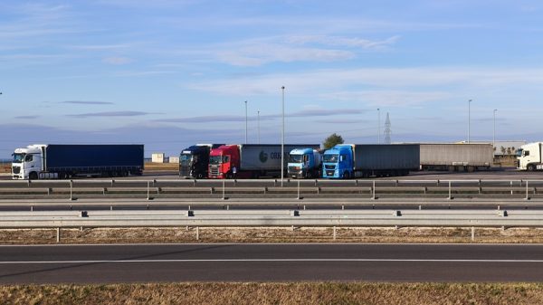 kamionparkolo-m6-hungarokamion-hu-IMG_20251013_082801