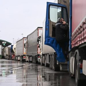 Kétnapos teherforgalmi blokád kezdődött Montenegró szerb és boszniai határátkelőin