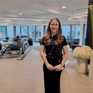 a-mercedes-forma-1-es-csapatanal-gyakornok-a-szechenyi-istvan-egyetemen-vegzett-fiatal-szakember-10266