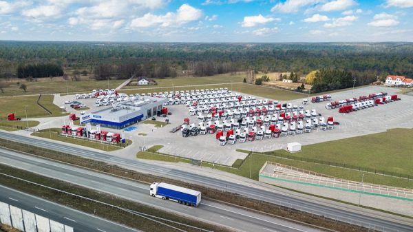 02-New-DAF-Used-Trucks-Center-opens-in-Warsaw