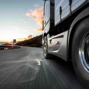 Még az idén megkezdődik a tehergépjármű- és buszabroncsok gyártása a Hankook rácalmási gyárában