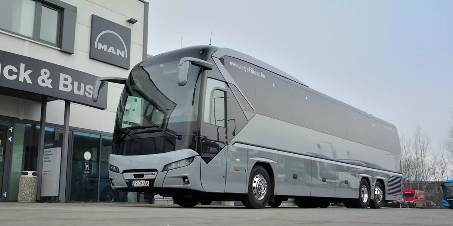 man_hu_press_terjekibusz-neoplan-tourliner-atadas-01-16x9