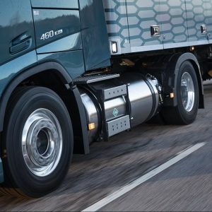 A Volvo Trucks új mérföldkövet ért el: világszerte már 10 000 gázüzemű teherautó kelt el