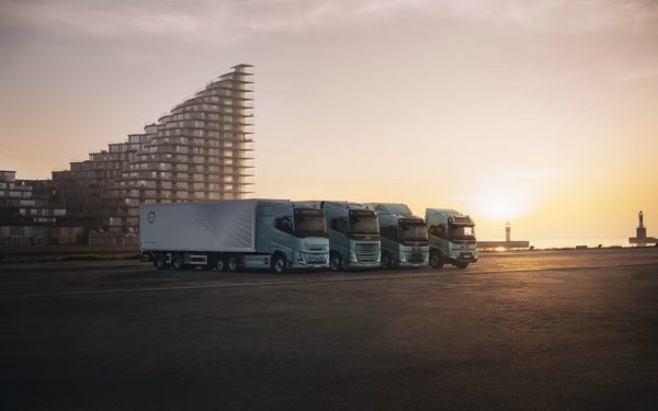 volvo-truck-nik4652-range-pr