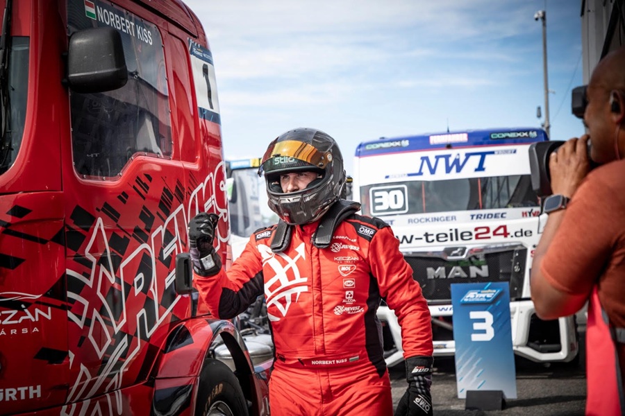 revesz-racing-kiss-norbert-slovakia-ring-260607