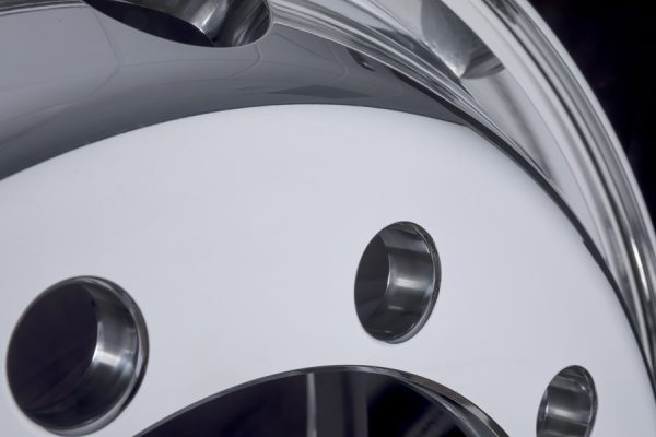 CVA_2539701110_22.5x9.00_POLISHED_ATA_Close-Up_01_HR