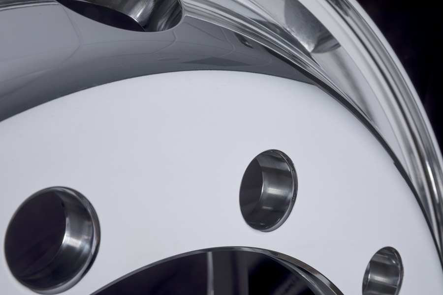 CVA_2539701110_22.5x9.00_POLISHED_ATA_Close-Up_01_HR
