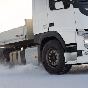 A Hankook az IAA Transportation 2026 kiállításon mutatta be új Smart Control teherautó-abroncsait és Smart Flex TH51 pótkocsiabroncsát